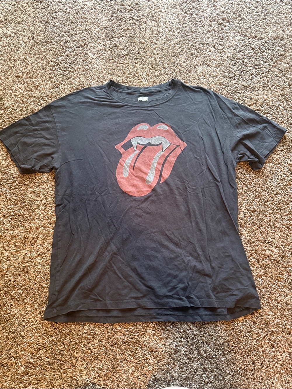 Rolling Stones vampire tee